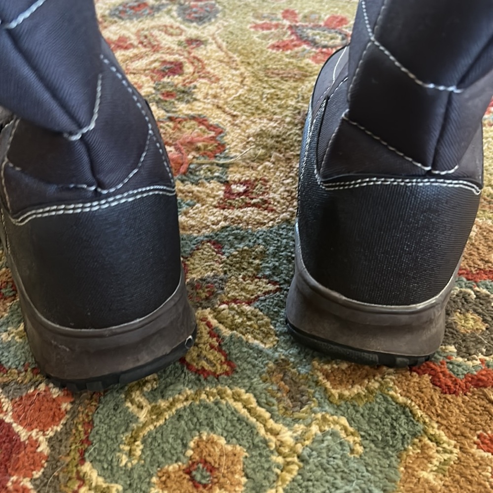 NWOT Itasca Vixen Quilted Boots Sz 8 - Picture 9 of 16